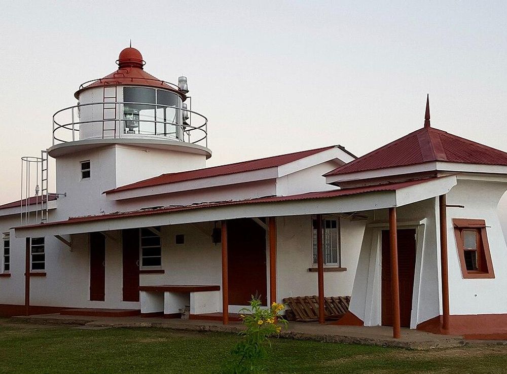 File:Lighthouse At Fort King George Tobago (145874753).jpeg - Wikimedia  Commons