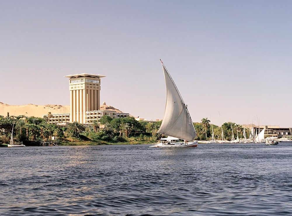 ملف:Aswan, Elephantine, felucca, Egypt, Oct 2004.jpg - ويكيبيديا