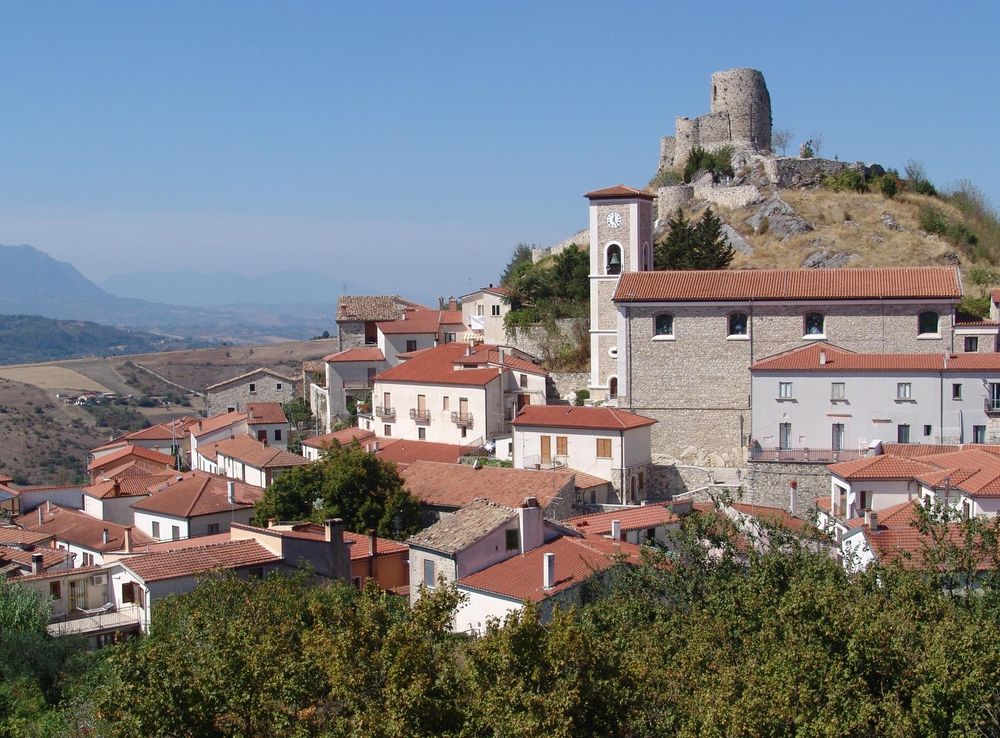 Датотека:Rocca S. Felice, panorama.JPG — Википедија