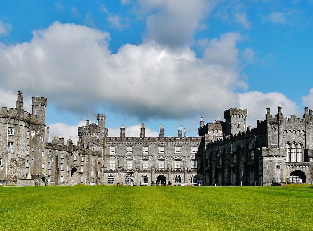 File:Kilkenny Kilkenny Castle Exterior East Side 1.jpg - Wikipedia