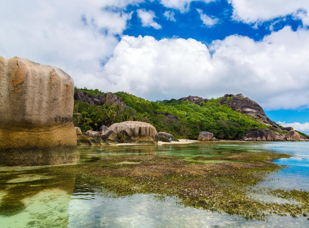 File:La Digue (Seychelles) coastal scenery.jpg - Wikimedia Commons