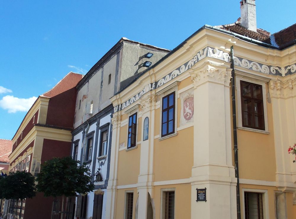 File:Kőszeg - Jurisics tér - Volt Lada-ház - 1266.JPG - Wikimedia Commons