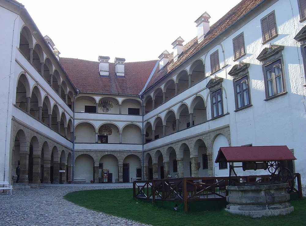 File:Ptuj Castle inside.JPG - Wikimedia Commons