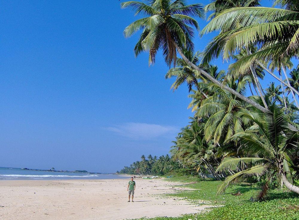 File:Matara Beach, Sri Lanka.JPG - Wikimedia Commons