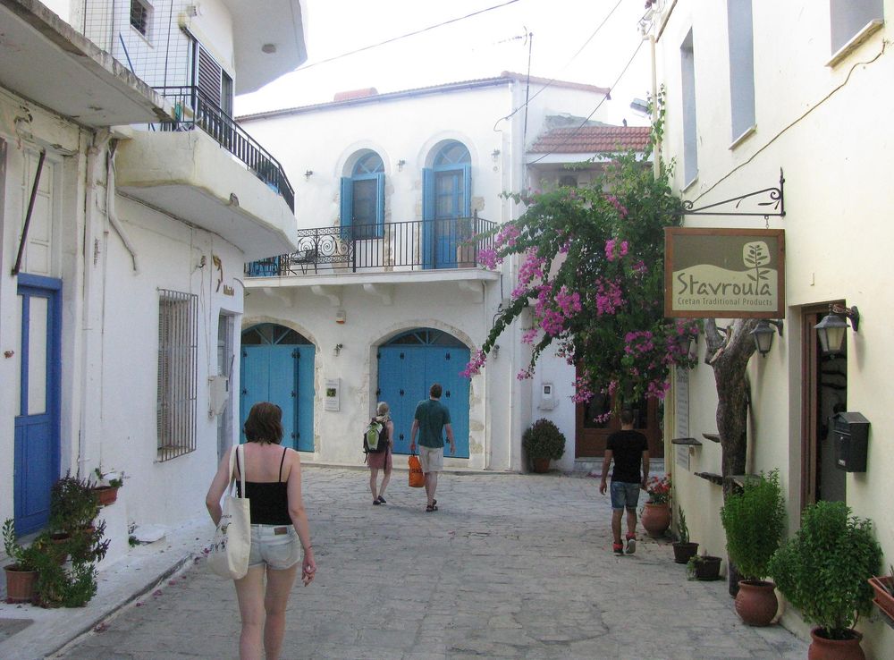 File:Street in Panormo, Rethymno, Crete.JPG - Wikimedia Commons