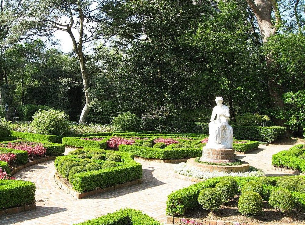 File:BayouBendClioGarden.JPG - Wikipedia