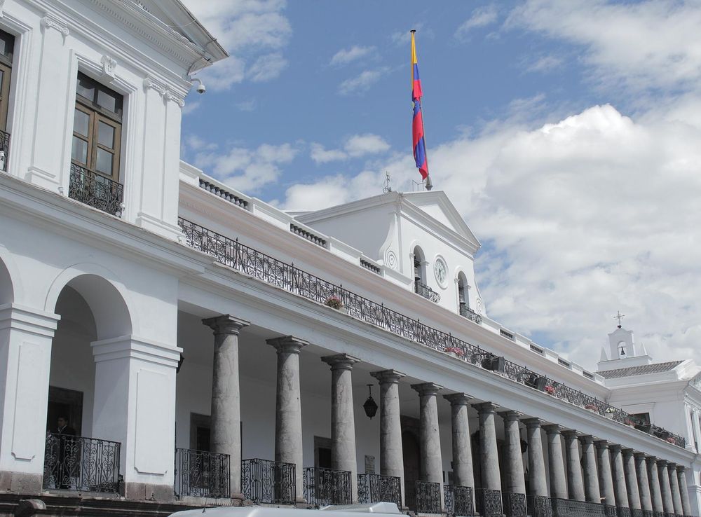 File:Vista Externa del Palacio de Carondelet.JPG - Wikimedia Commons