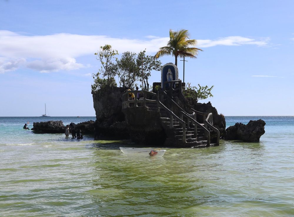 File:Boracay Willy's Rock front (Malay, Aklan; 04-06-2024).jpg - Wikimedia  Commons