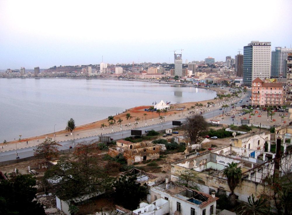 File:Marginal of Luanda.JPG - Wikimedia Commons