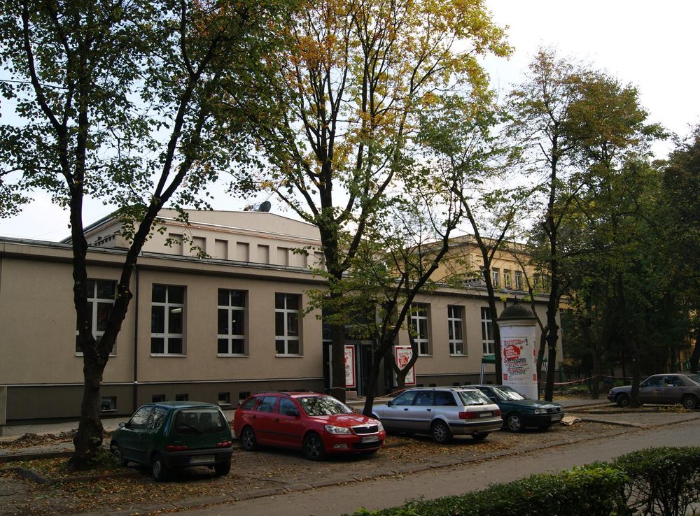 Plik:Laznia Nowa Theater, 25 os. Szkolne,Nowa Huta,Krakow,Poland.JPG –  Wikipedia, wolna encyklopedia