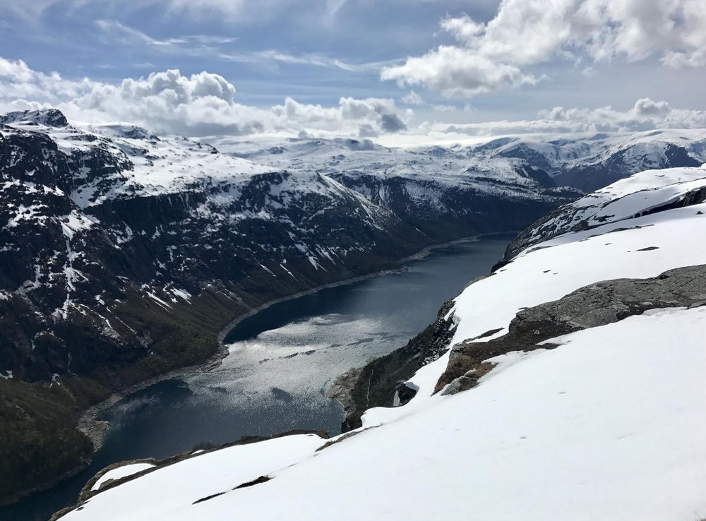 Fil:Trolltunga trail.jpg – Wikipedia