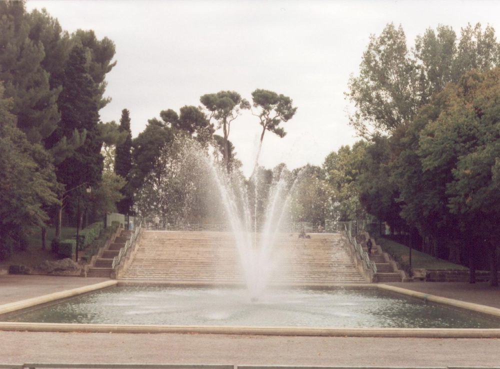 Fichier:Aix-en-Provence-Park-Oct-2001.jpeg — Wikipédia