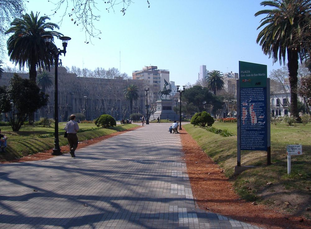 Archivo:Plaza San Martín Rosario 5.jpg - Wikipedia, la enciclopedia libre