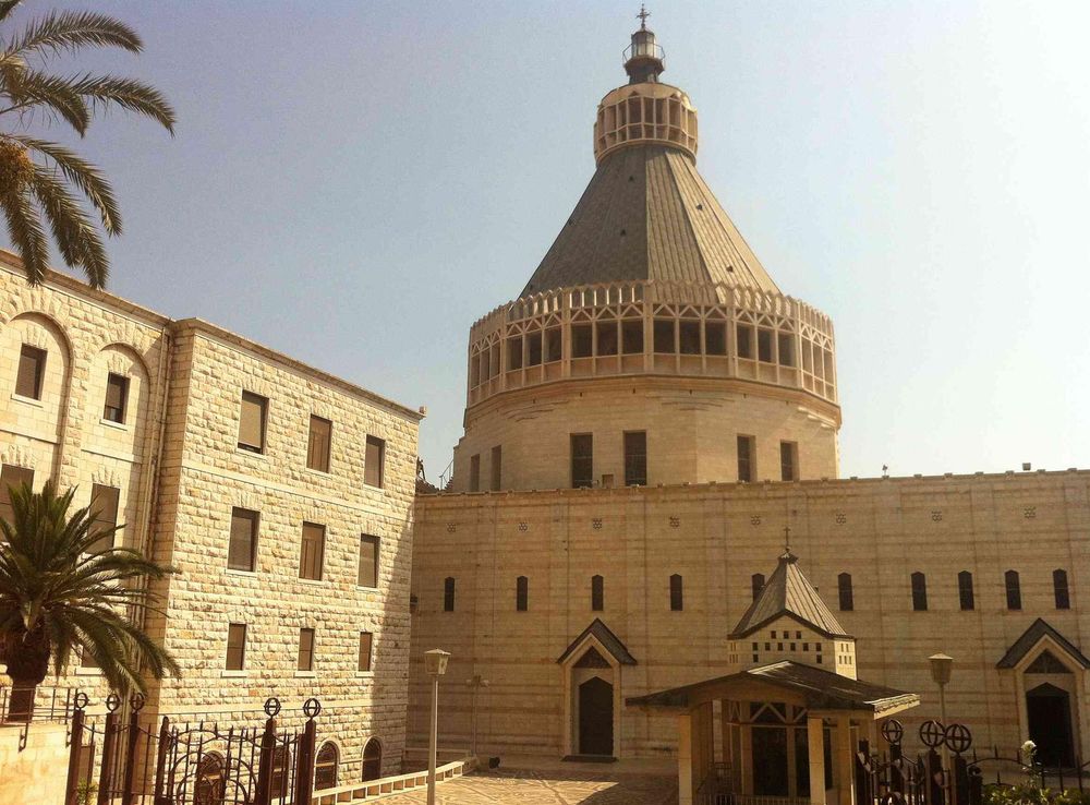 File:Nazareth Verkündigungbasilika Church of Annunciation (34257296024).jpg  - Wikimedia Commons
