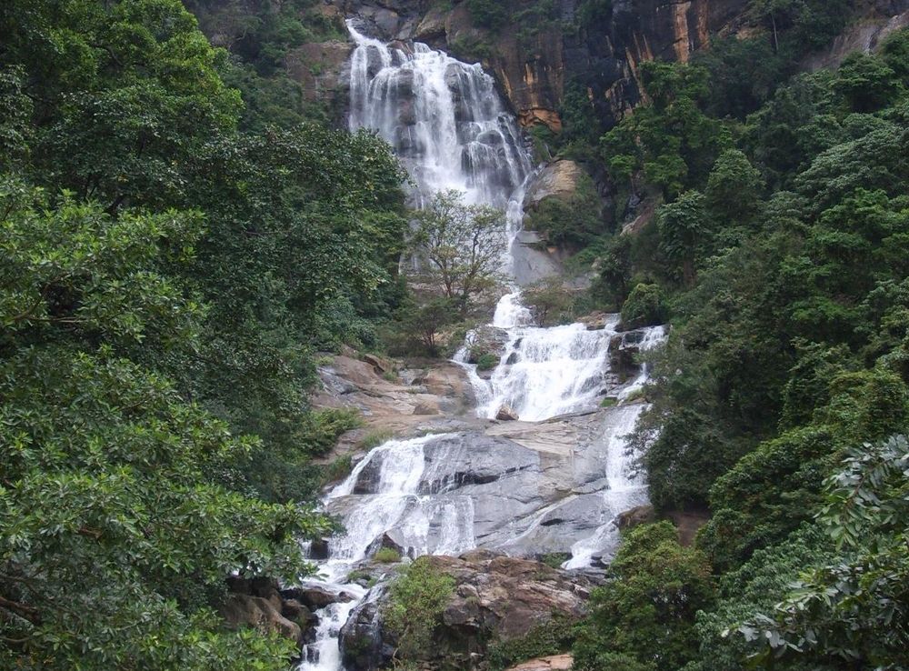 File:Rawana Falls.JPG - Wikimedia Commons