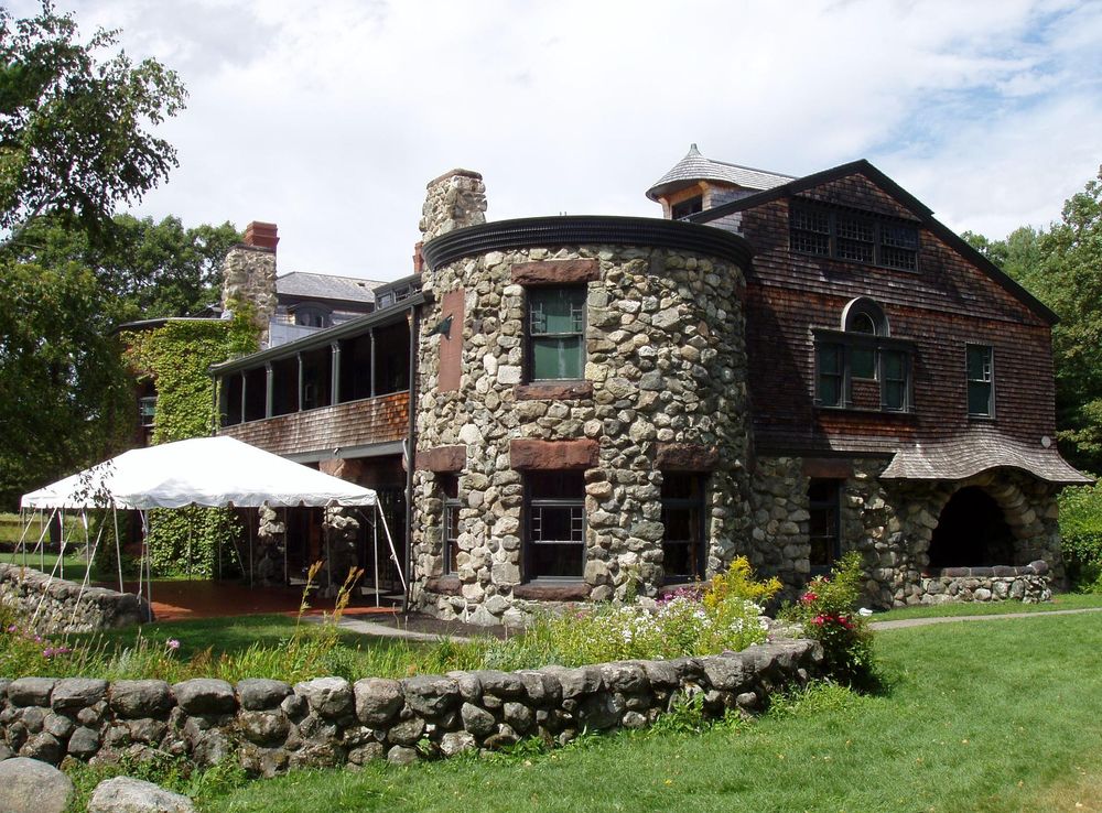File:Robert Treat Paine Estate - exterior view.JPG - Wikimedia Commons