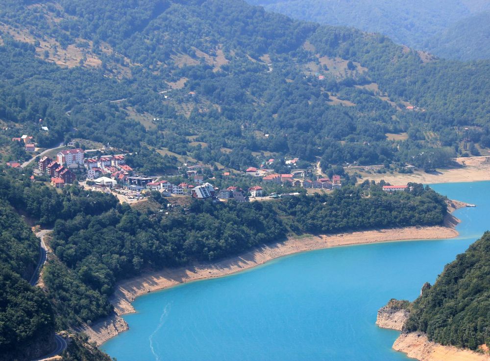 File:Plužine Piva Lake.JPG - Wikimedia Commons