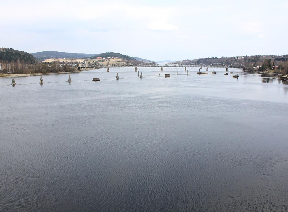 File:Lenser at Fetsund, Akershus, Norway, Glomma River.JPG - Wikimedia  Commons