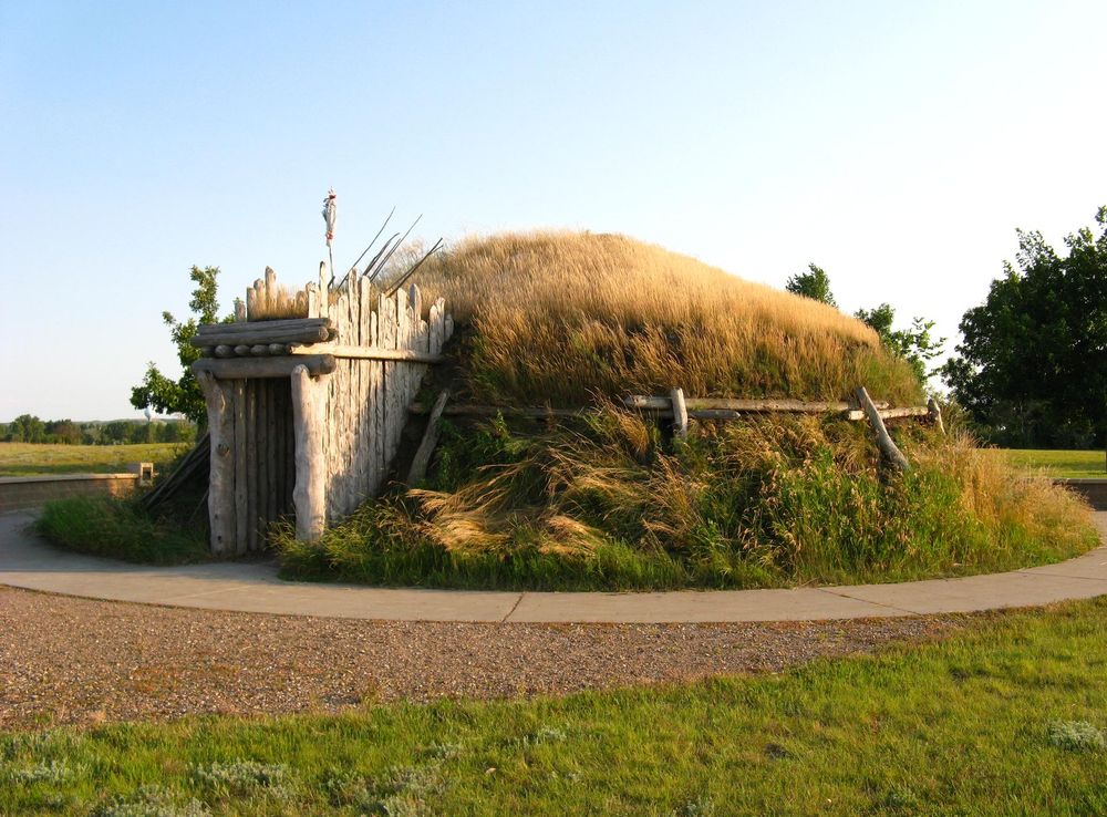 File:Knife River Earthlodge.JPG - Wikipedia