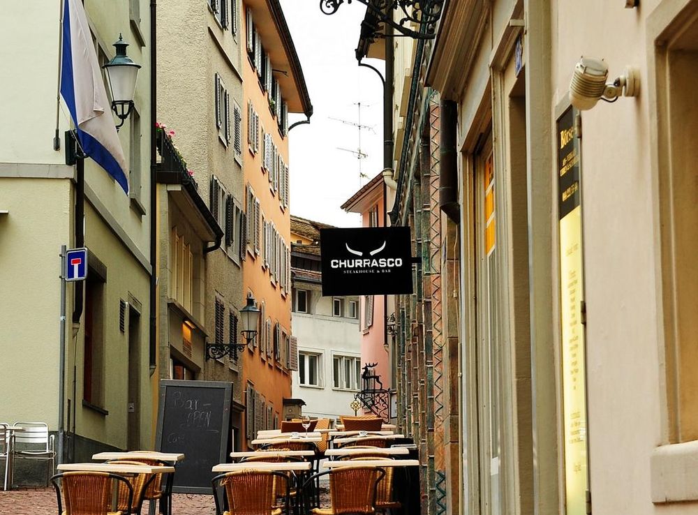 File:Glockengasse Street, Old Town, Zurich, Switzerland.JPG - Wikimedia  Commons