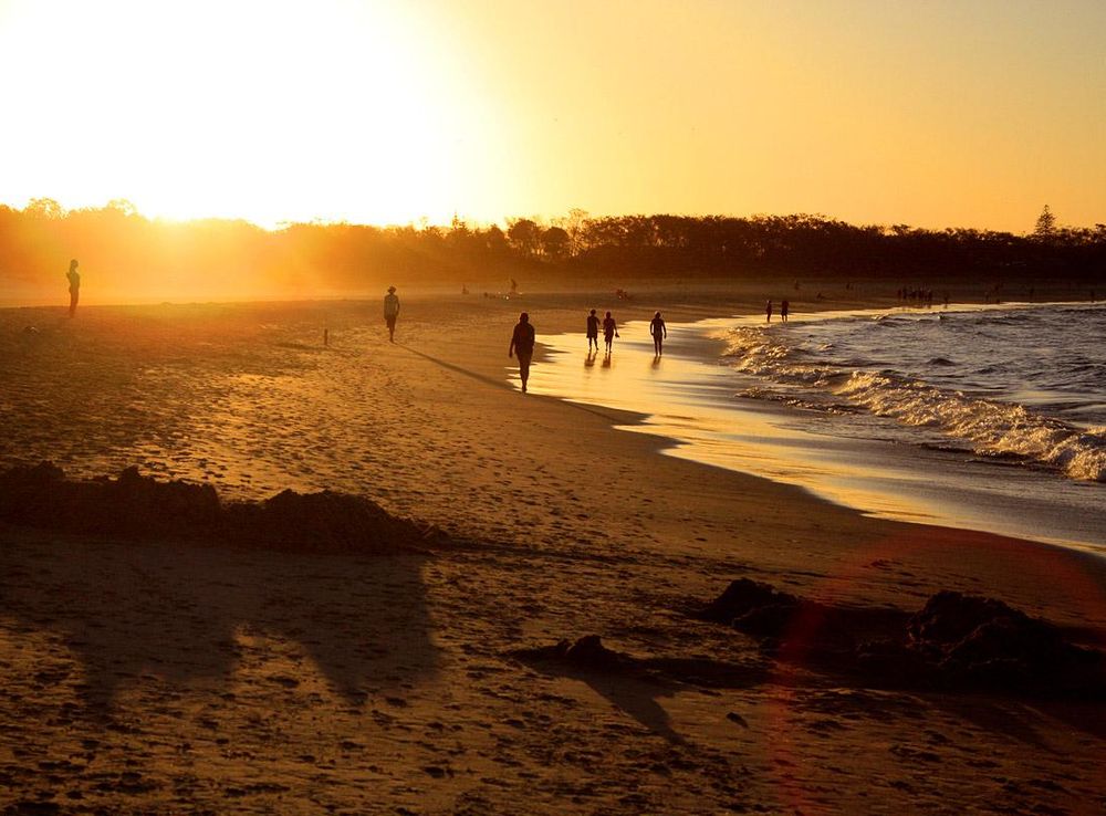 File:Byron Bay Main Beach Sunset.jpg - Wikimedia Commons
