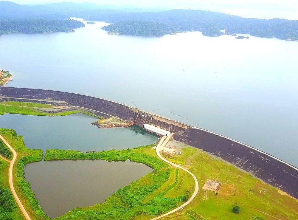 File:Brokopondo reservoir.jpg - Wikipedia