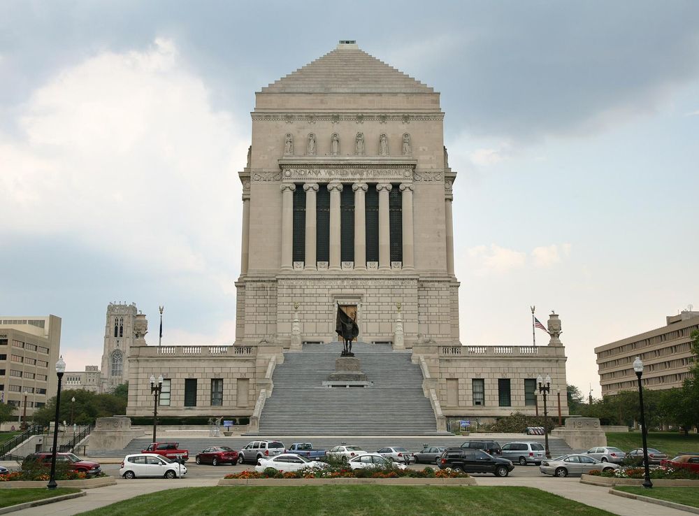 File:Indiana World War Memorial exterior.jpg - Wikimedia Commons