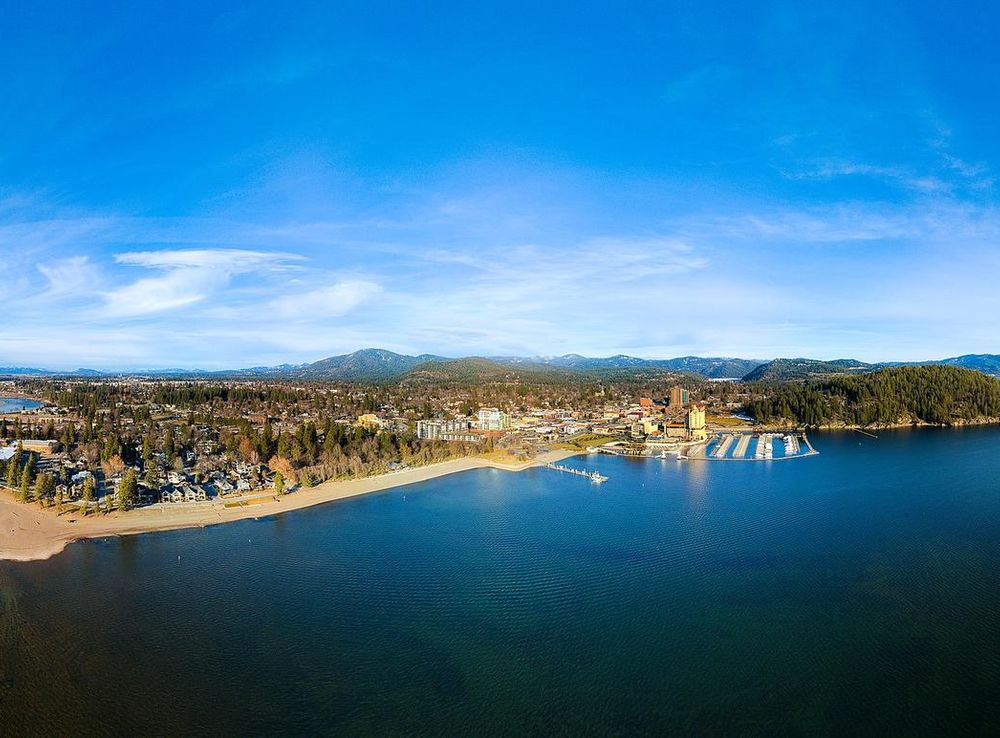 File:Coeur d'Alene, Idaho (180° panorama looking north; 2023-02-16).jpg -  Wikipedia