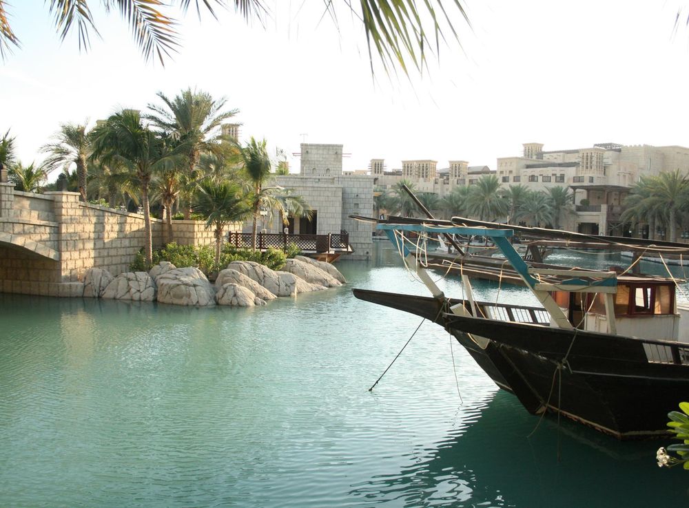 File:Madinat Jumeirah-Dubai3315.JPG - Wikimedia Commons