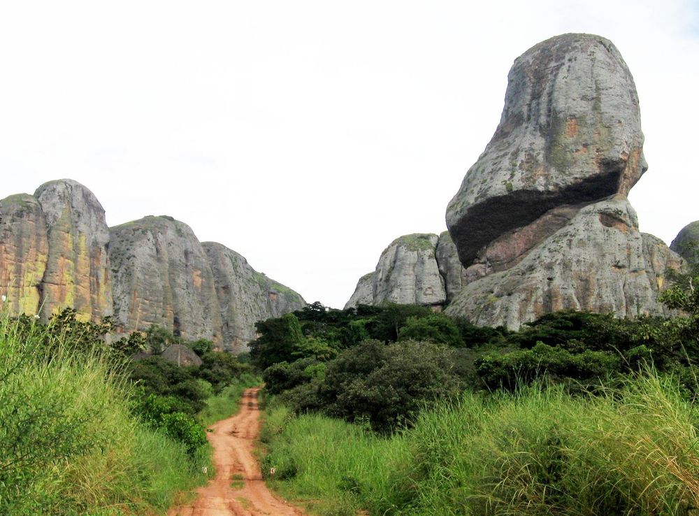 File:Black Stones Malange.JPG - Wikimedia Commons