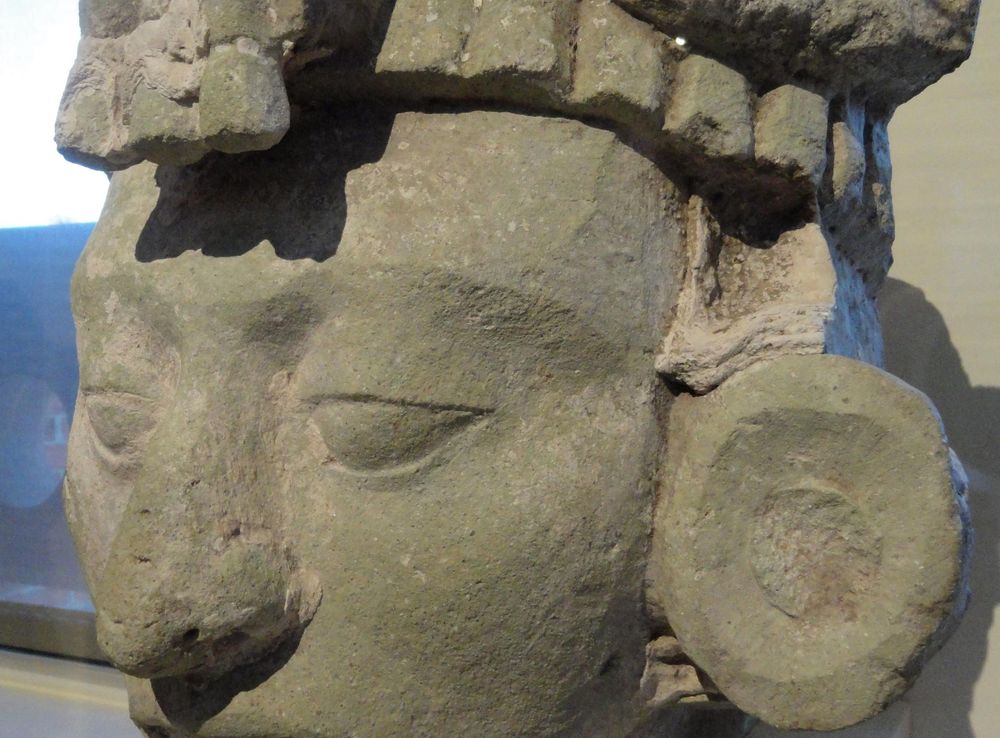 File:Head, Structure 20, Copan, Honduras - Meso-American collection -  Peabody Museum, Harvard University - DSC05659.JPG - Wikipedia