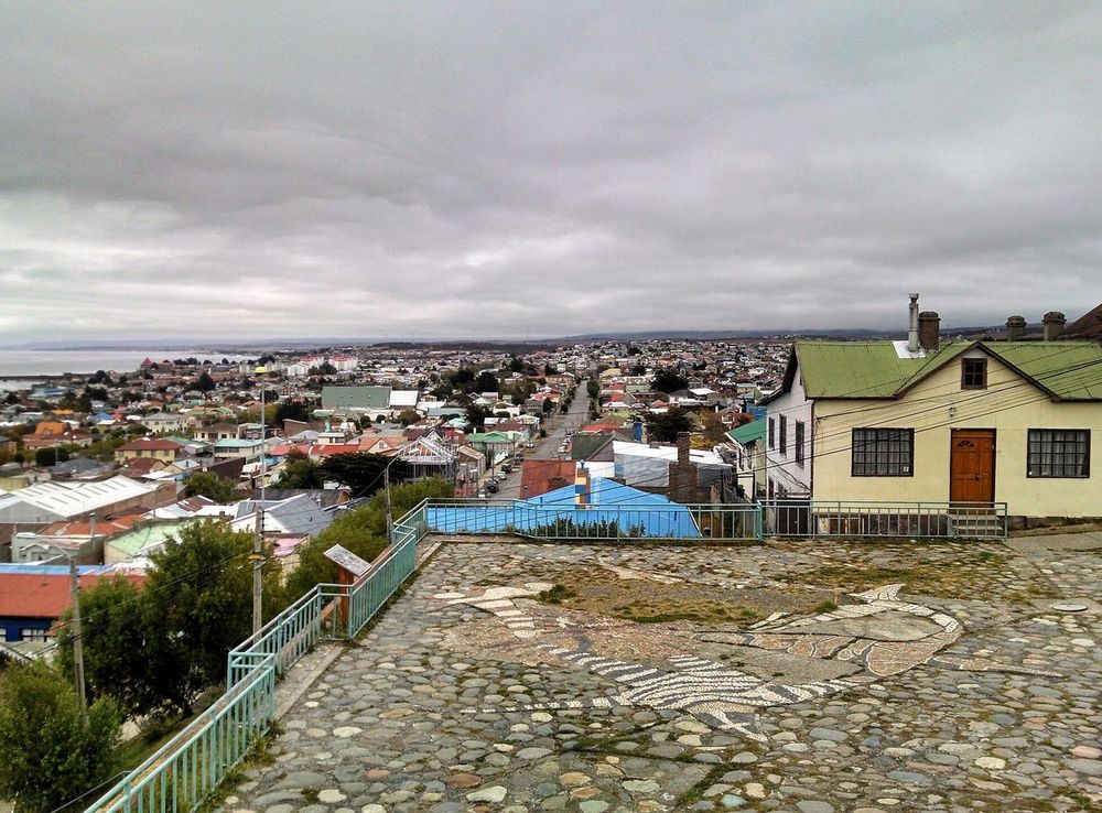 File:Mirador del Cerro de la Cruz, Punta Arenas, Chile 2014-04-18 21-10.jpg  - Wikimedia Commons