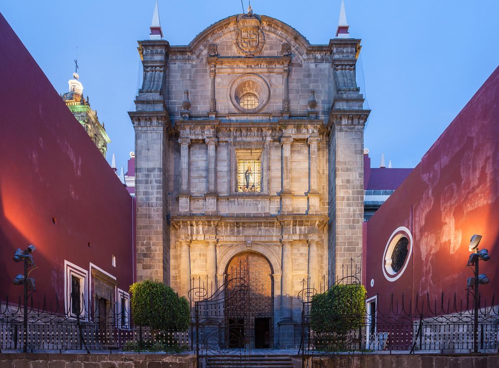File:Catedral de Puebla, México, 2013-10-11, DD 09.JPG - Wikimedia Commons