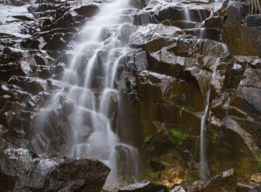 File:New Town Rivulet Waterfall-2.jpg - Wikimedia Commons