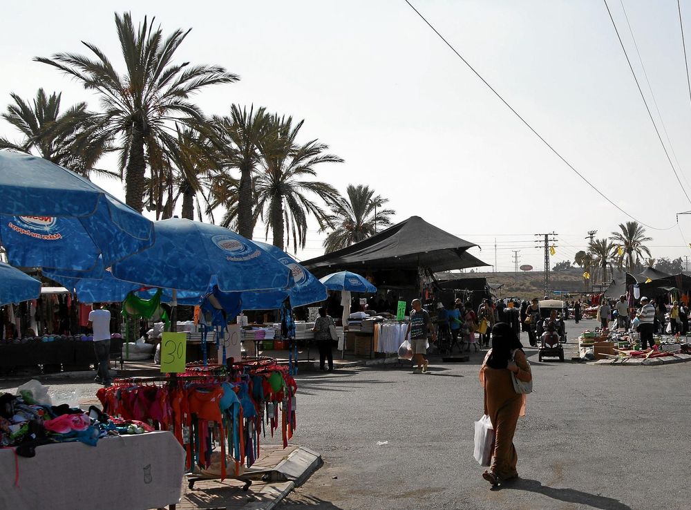 File:Beer-sheva-bedouin-market.JPG - Wikimedia Commons