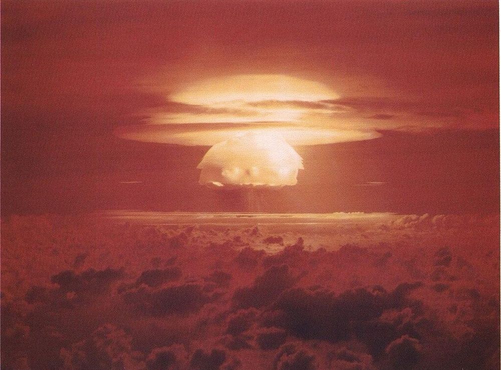 File:Castle Bravo Blast.jpg - Wikipedia