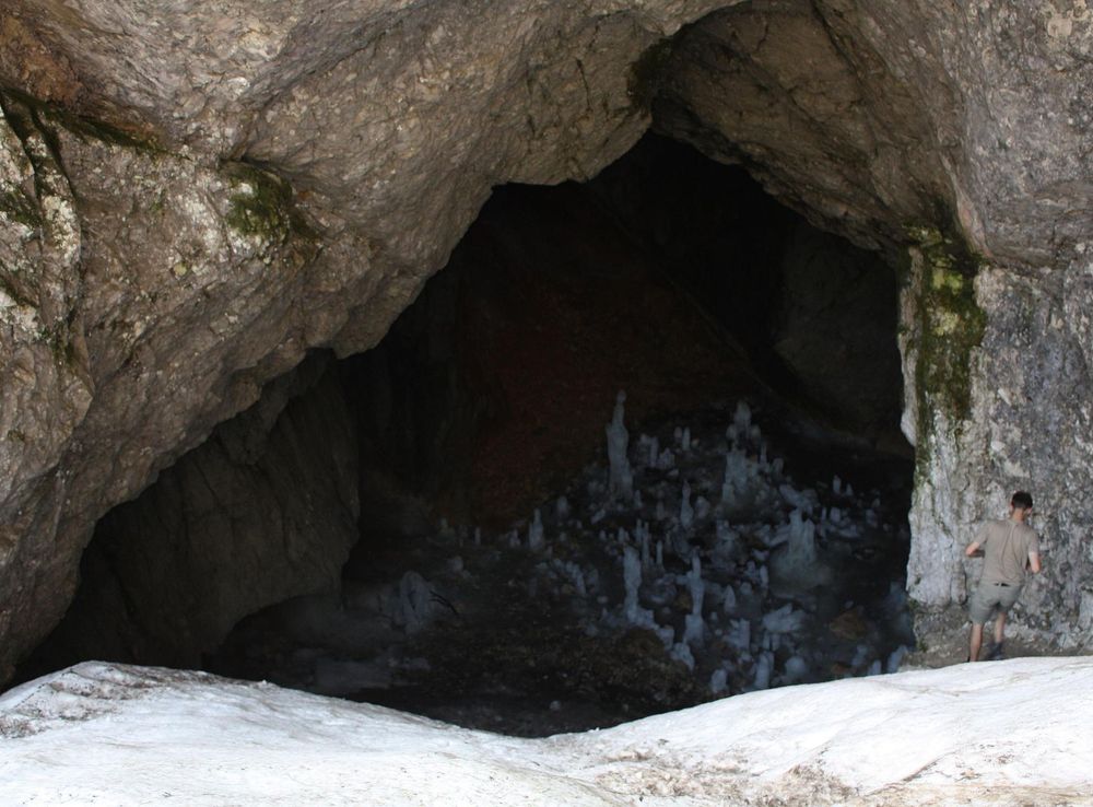 File:Durmitor - Ledena pecena.jpg - Wikimedia Commons