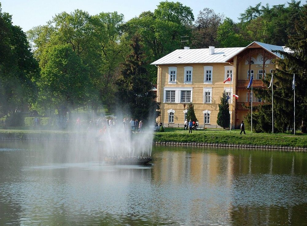 File:Naleczow uzdrowisko ksiaze jozef2.JPG - Wikimedia Commons