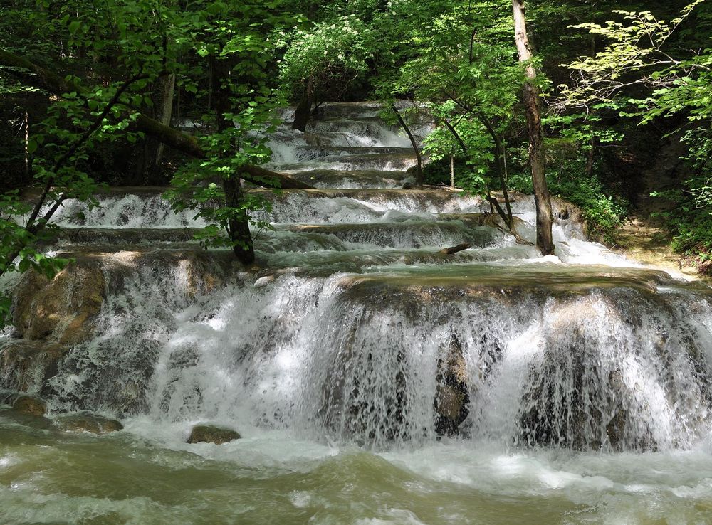 Fișier:Cascadele Beușniței.JPG - Wikipedia