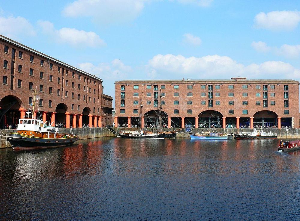 File:Albert Dock Liverpool wts.jpg - Wikimedia Commons