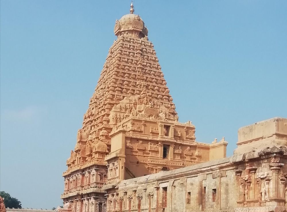 File:Brihadesvara Temple, Tanjavur, India 02.jpg - Wikimedia Commons