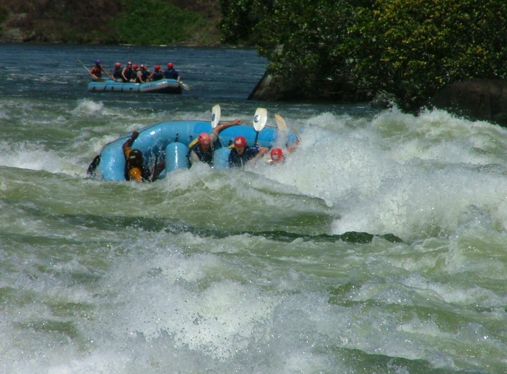 File:Flipping raft in Bujagali falls, Uganda.jpg - Wikipedia