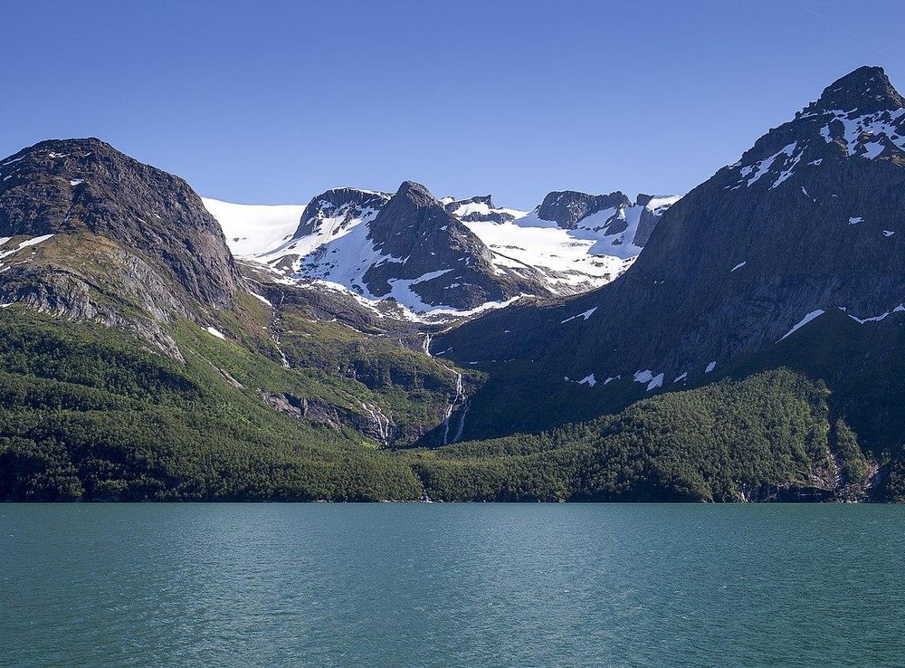 File:Svartisen Glacier (220527825).jpeg - Wikimedia Commons