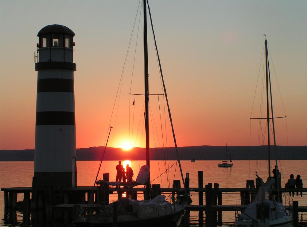 Datei:Podersdorf Sunset.JPG – Wikipedia