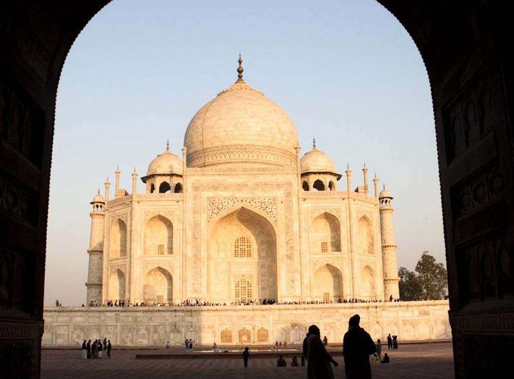 File:Taj Mahal at sunrise, Agra.jpg - Wikipedia