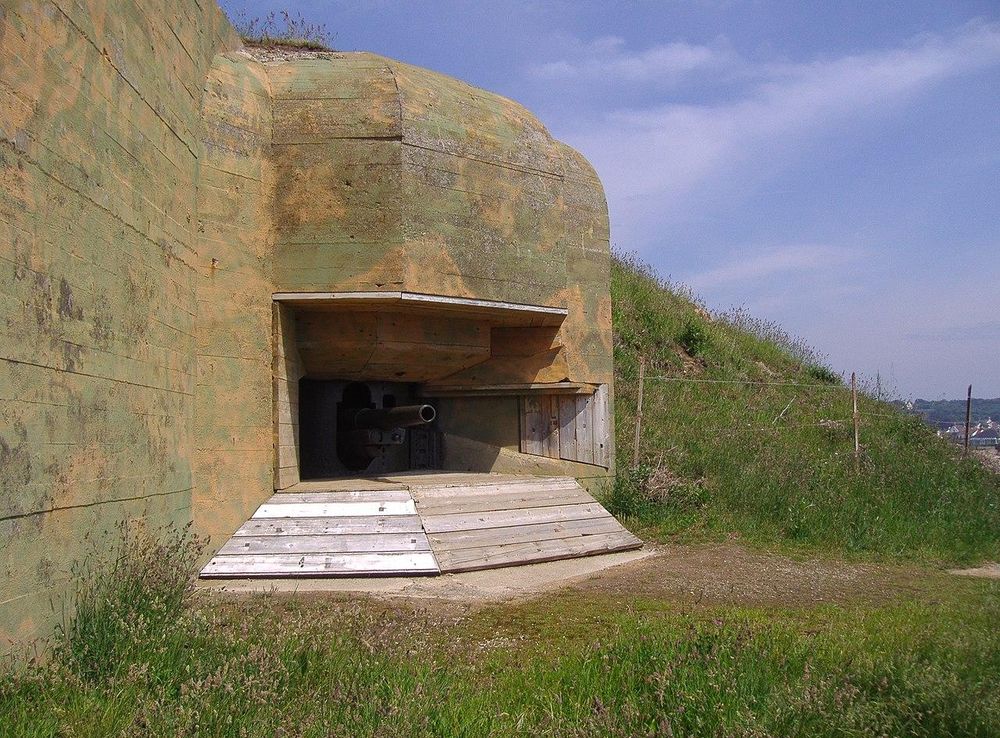 File:10.5cm Gun Casement.JPG - Wikimedia Commons