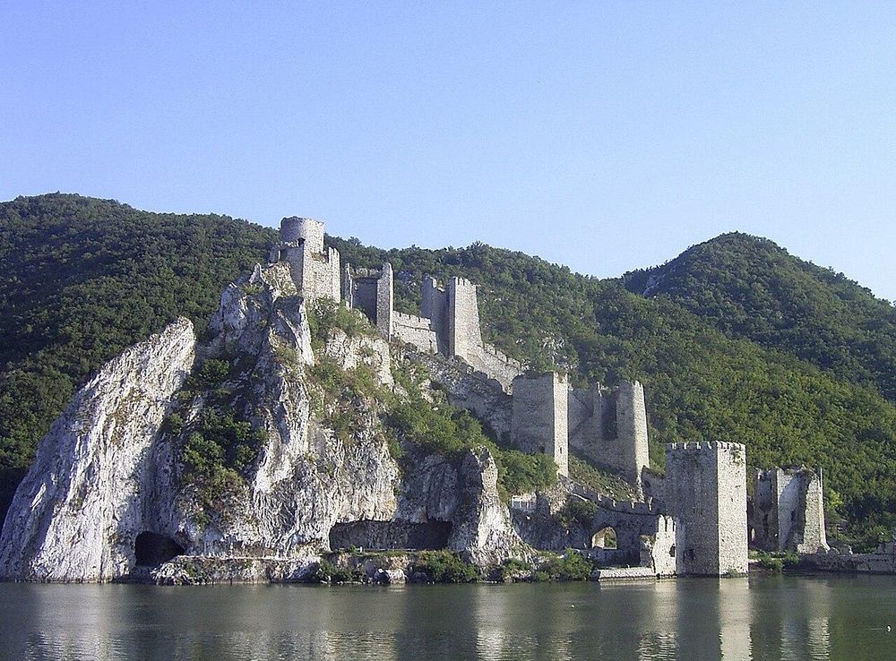 File:Golubac.JPG - Wikimedia Commons
