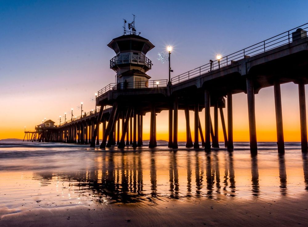 File:Huntington Beach Pier.jpg - Wikimedia Commons