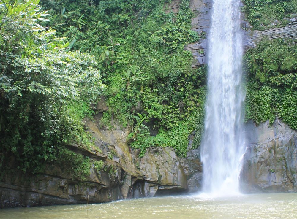 File:Madhabkunda waterfall (1).JPG - Wikimedia Commons
