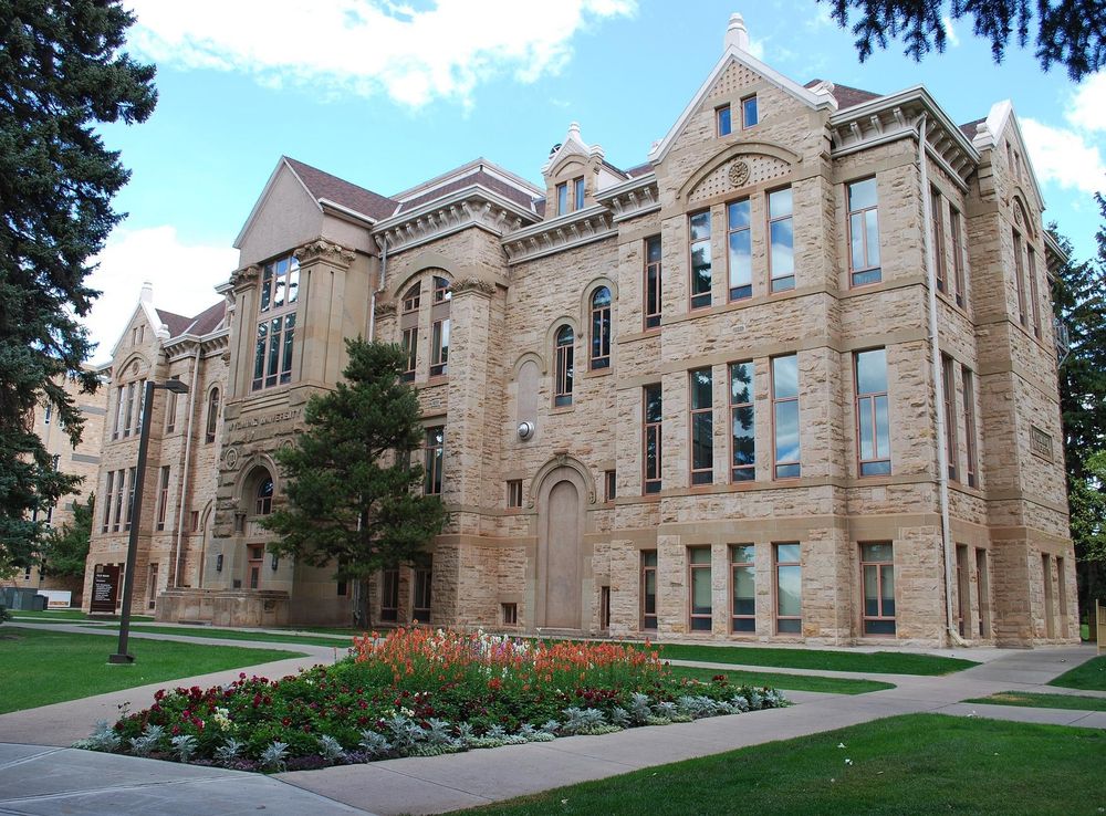 File:Old Main University of Wyoming September 2012.JPG - Wikimedia Commons